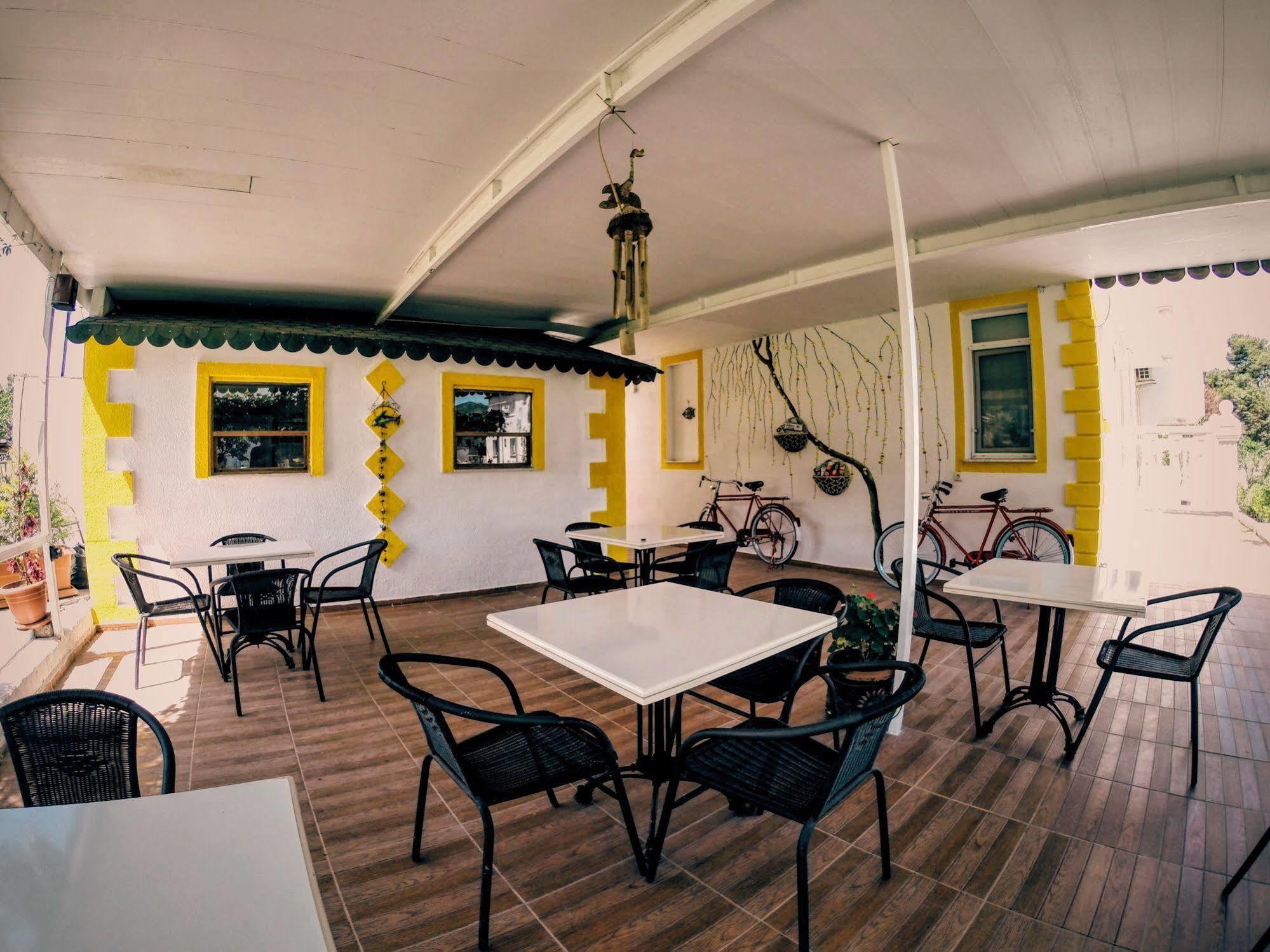 Limon Pansiyon Foça Exterior foto